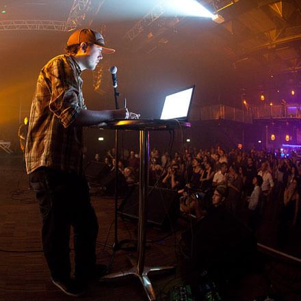 Renaud on stage in the Bikini, in Toulouse, France, in 2009